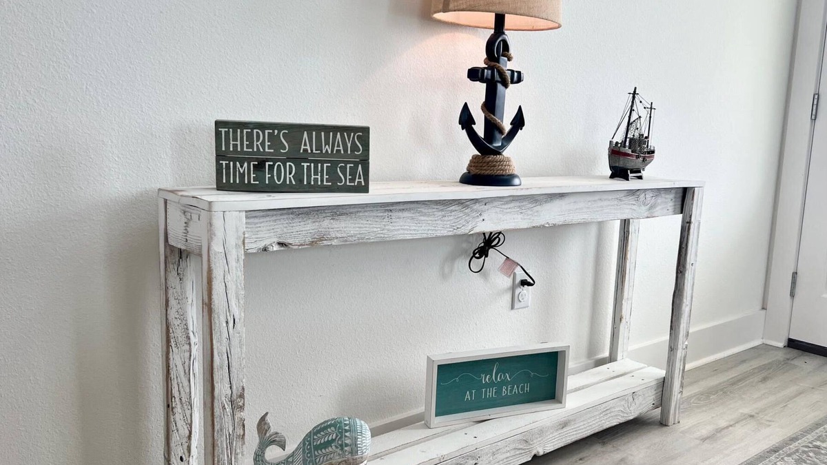 Gulfport Cottage | Water View/1/2 block from the beach Beautiful Cottage