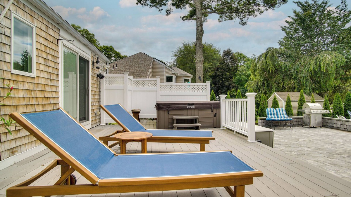 Mashpee House | Water-View Duplex w/Sunroom & Decks in Mashpee!
