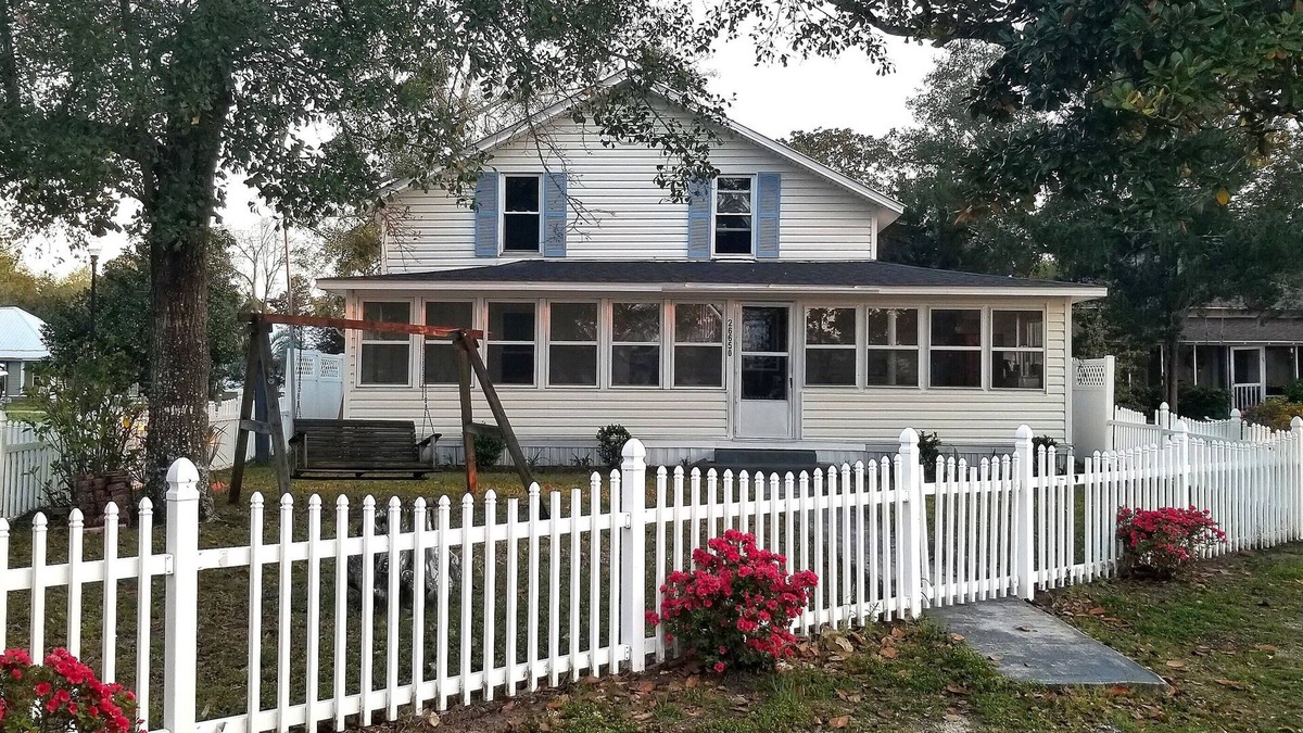 Orange Beach House | Water View Private Beach Access 2/2 in Orange Beach. 100 yrs old Newly Remodeled