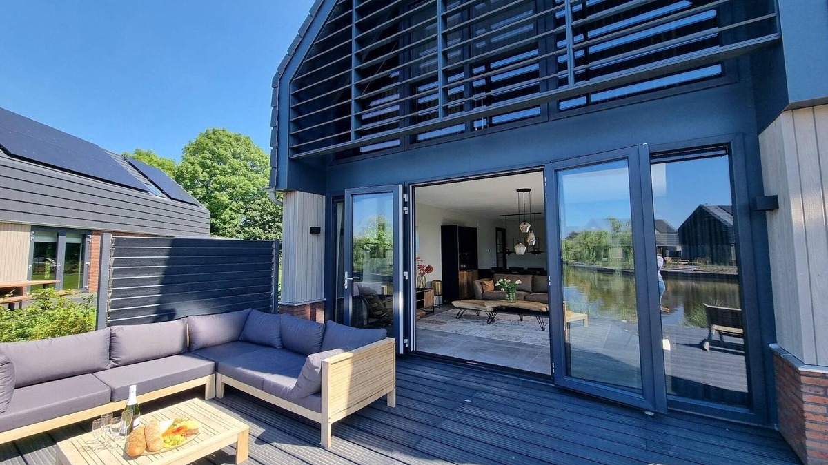 Balk House | Water Villa in Balk by Slotermeer Lake