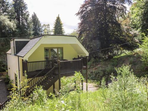 Glen Urquhart House | Waterfall Apartment