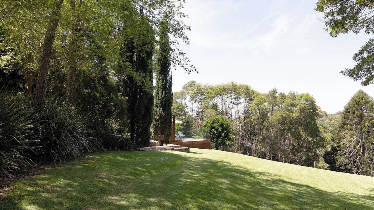 North Maleny House | Waterfall Lodge - Timeless Grandeur and Luxury