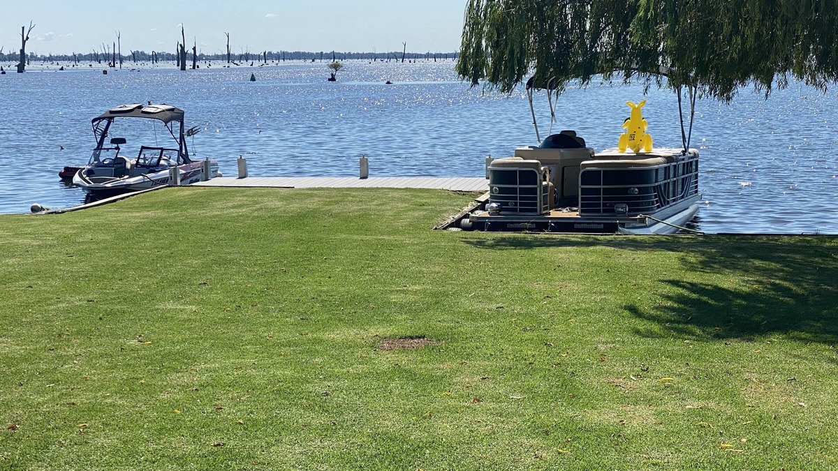 Yarrawonga House | Waterfont Bliss