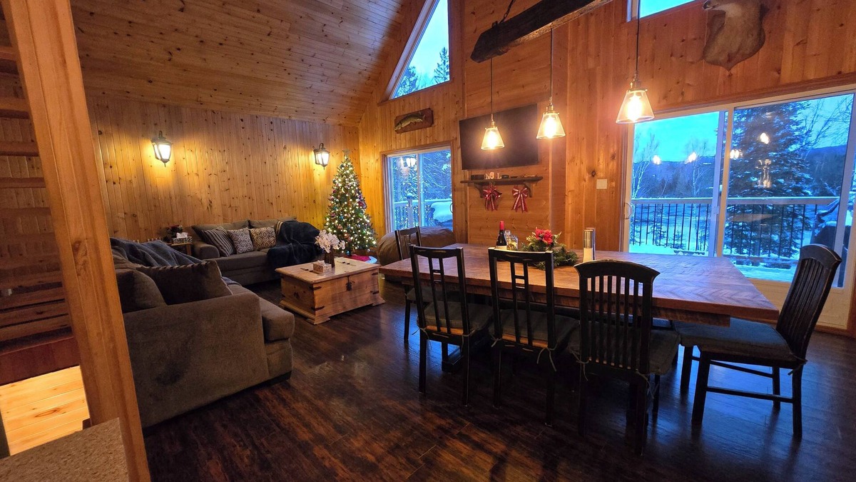 Notre-Dame-de-Pontmain Cottage | Waterfront Family Cottage!