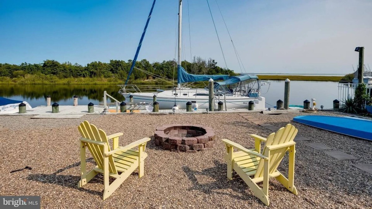 Osborn Island House | Waterfront Home with Beautiful Views of the Bay and Nature