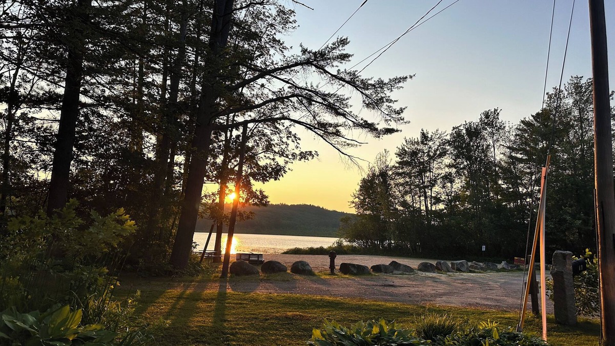 Dunbarton Cottage | Waterfront-2/1- Cozy Cottage -Adventure & Romance, Hiking, Kayaking-lots of fun