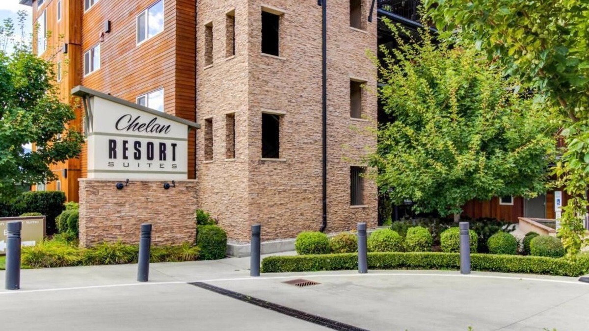 Chelan Condo | Waterfront 2-bed/2bath Suite w/Indoor Pool & Hot Tub
