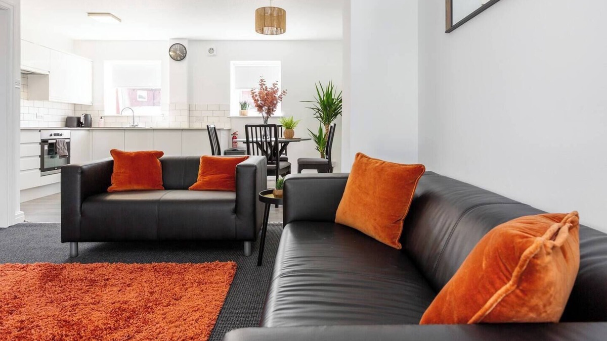 Preston Apartment | Waterfront 2 Bed Apartment | Free Parking & Wi-Fi