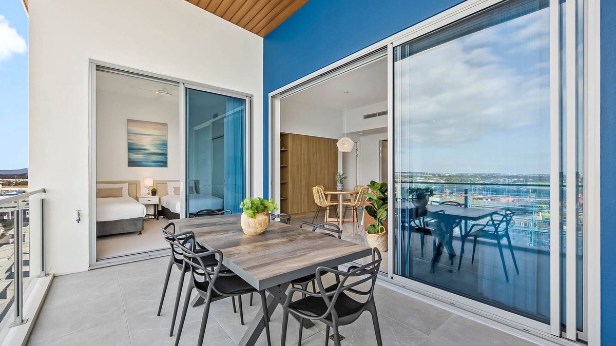 Bokarina Apartment | Waterfront 2-Bed Oasis - Pool, Steam, Jacuzzi, Gym