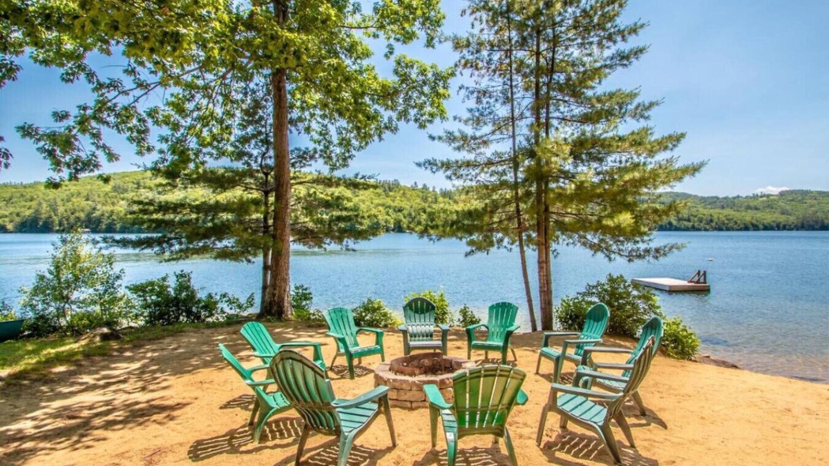 Holderness House | Waterfront 2 bedroom 2 bath at Squam (Suite 11)