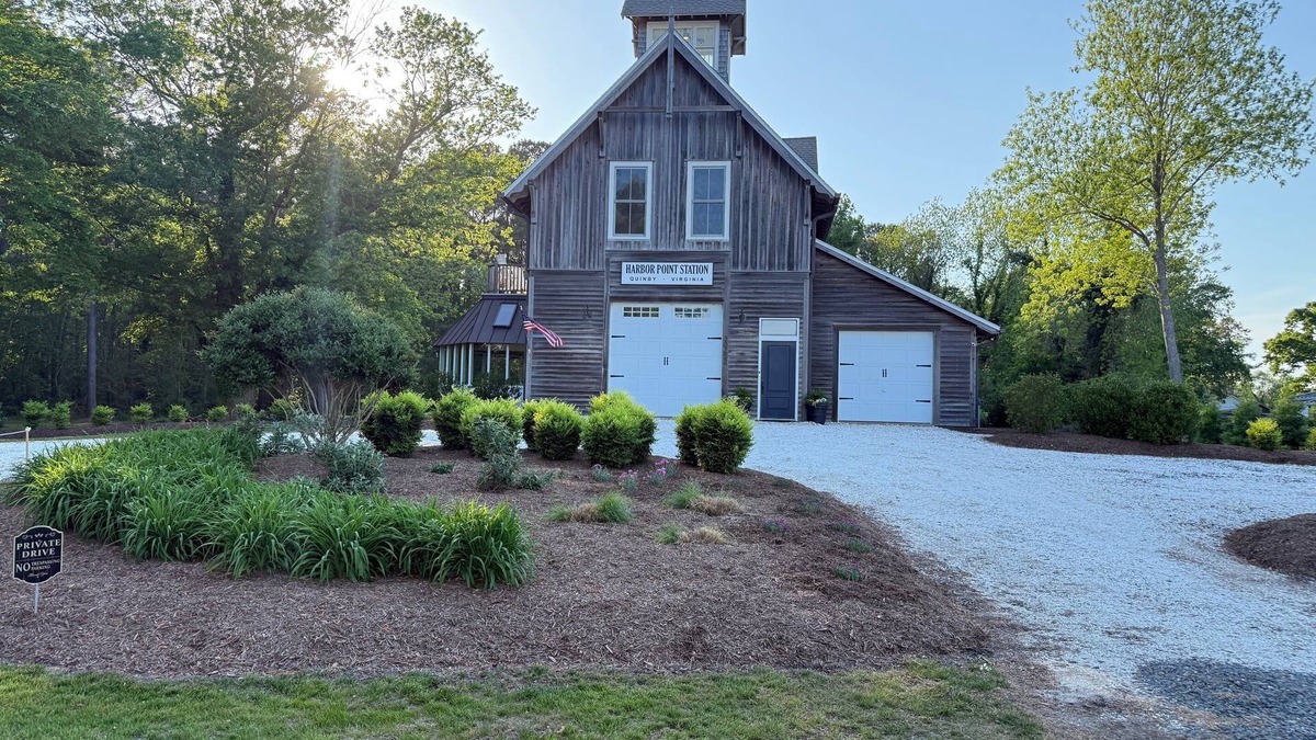 Quinby House | WATERFRONT-3 BDRM 3 Bath-Pickleball,fishing,BEAUTIFUL &NEWLY REMODELED! 11 acres