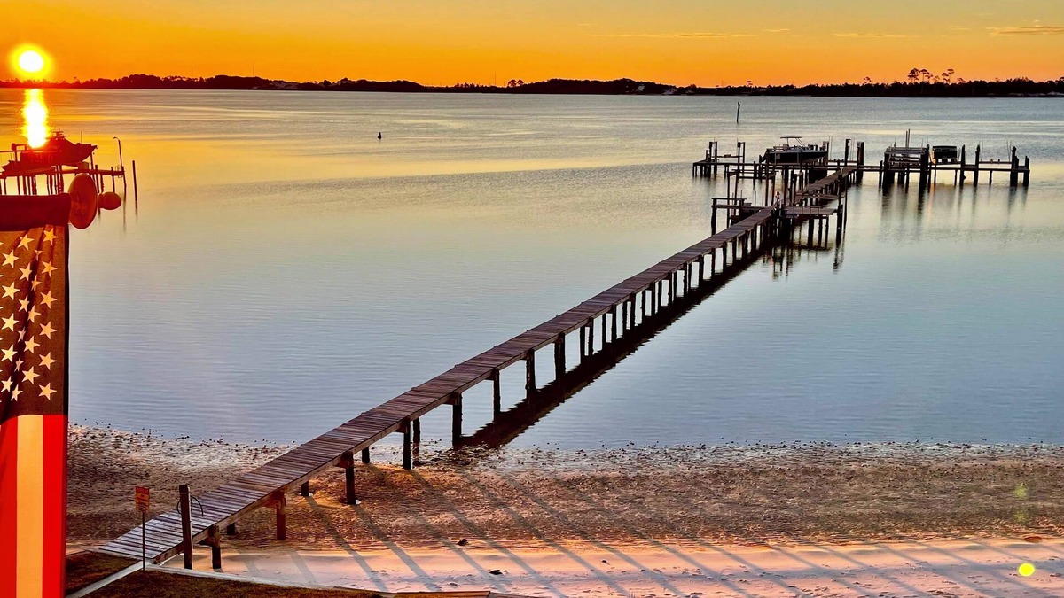 Mary Esther Condo | Waterfront 3-bedroom 2-bath condo with panoramic view!
