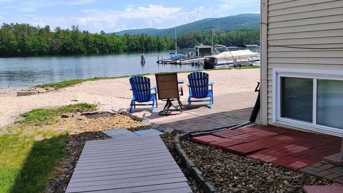 Bristol Condo | Waterfront 3-bedroom condo in lovely Bristol with boat storage available.