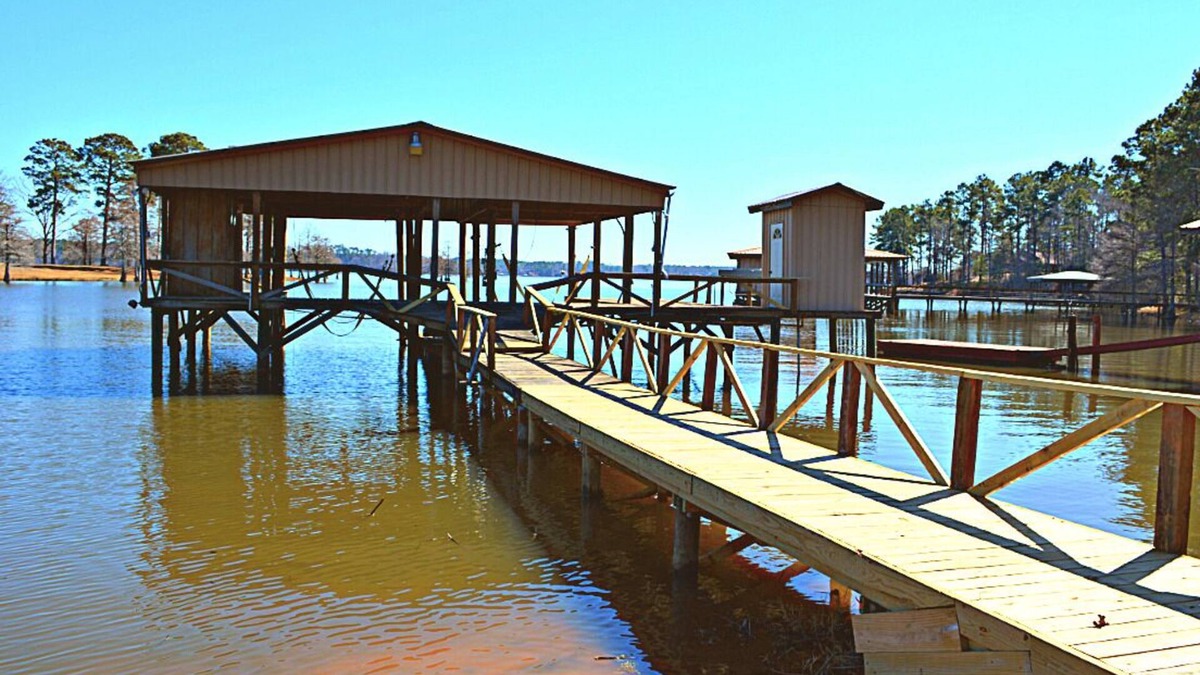 Zwolle House | Waterfront 3 bedroom home right outside North Toledo Bend State Park.