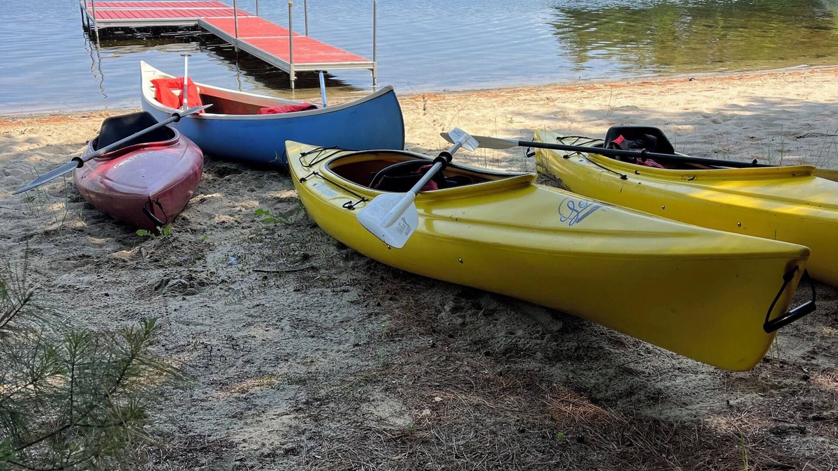 Livermore Cottage | Waterfront 3-bedroom cottage on Brettuns Pond in Livermore, ME.