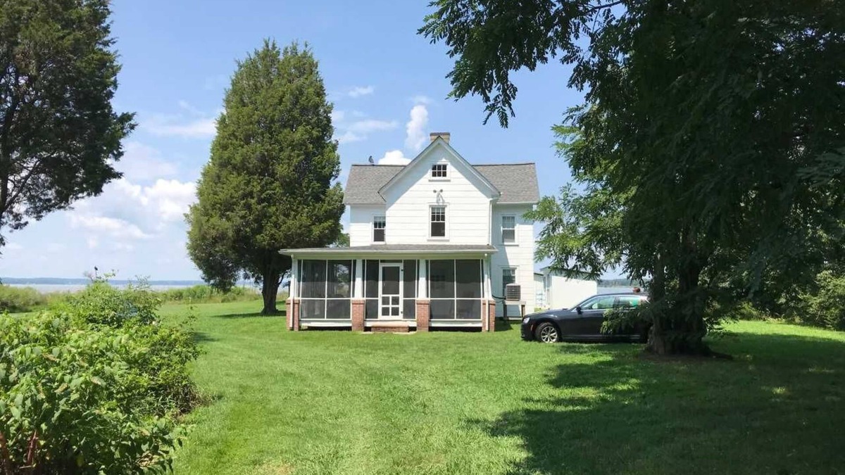 Morattico House | Waterfront 4 bedroom historic home on Rappahanock River with Dock