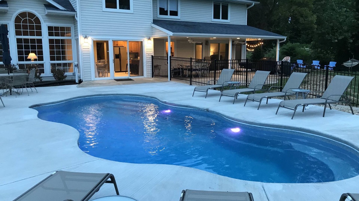 Osage Beach House | Waterfront 6 bedroom Home with Private Pool and Dock