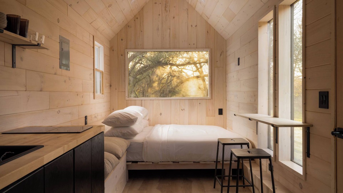 Corinth Cabin | Waterfront Acorn Cabin near Saratoga, Lake George
