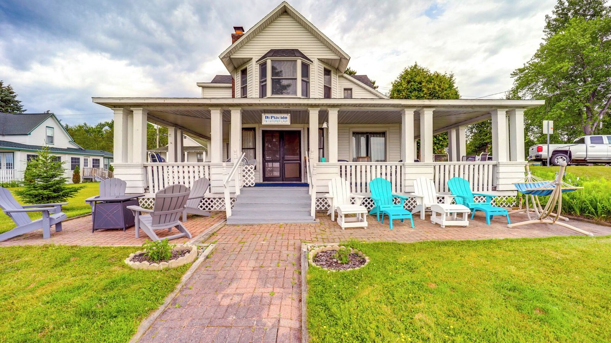 Oden Cottage | Waterfront Alanson Cottage w/Dock & Lake Access!