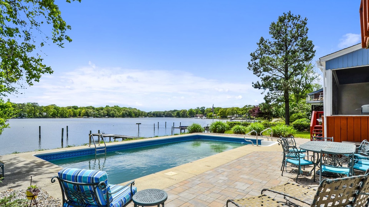 Cape Saint Claire House | Waterfront Annapolis w/swimming pool & pier -July 20-26 available