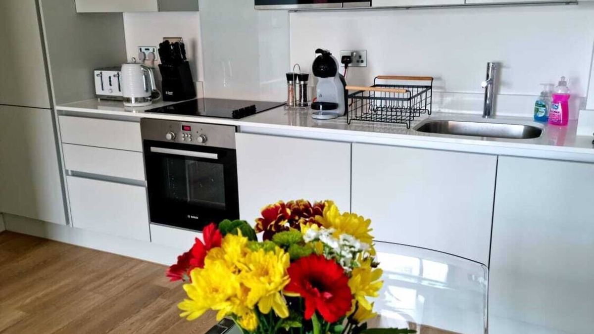 Gloucester Apartment | Waterfront apartment in Gloucester Docks