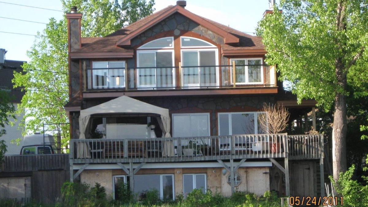 Pincourt Condo | Waterfront Apartment 300742