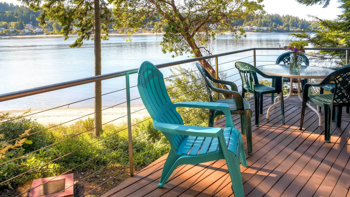 Rollingbay House | Waterfront Bainbridge Island Home: Stunning Views!
