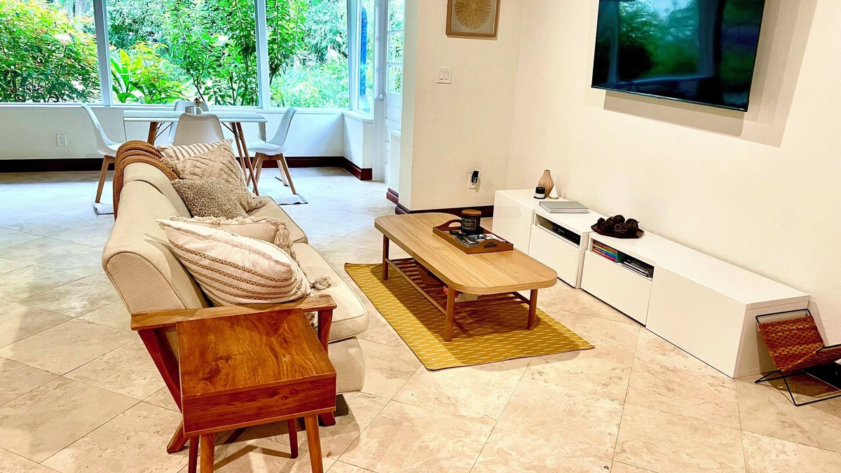 Homosassa House | Waterfront backyard oasis : Manatees : 2-bedroom 2 bathroom : Scenic