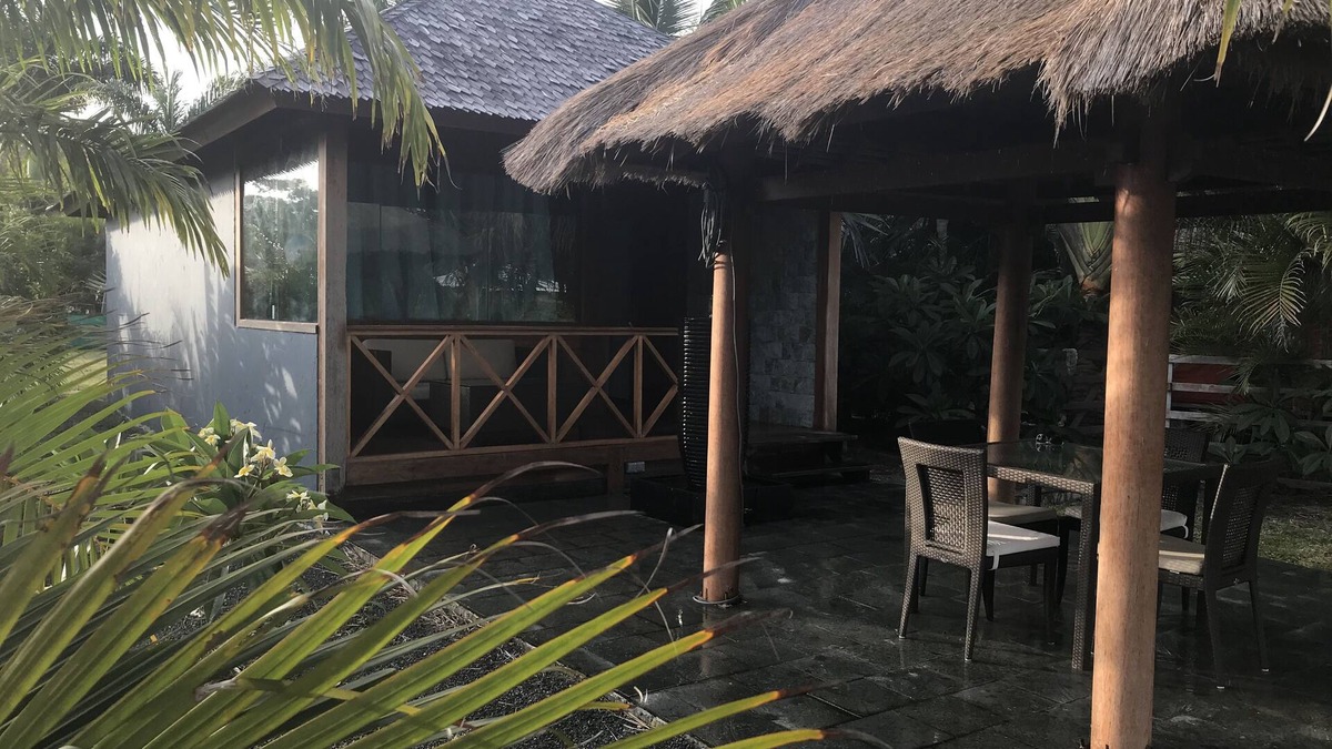 Naia House | Waterfront Balinese Bungalow - romantic tropical getaway
