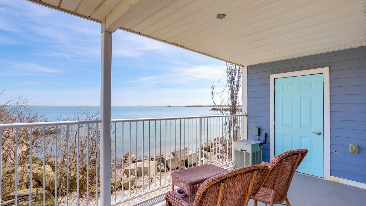 Put-in-Bay Condo | Waterfront Bass Island Retreat w/Balcony + TV