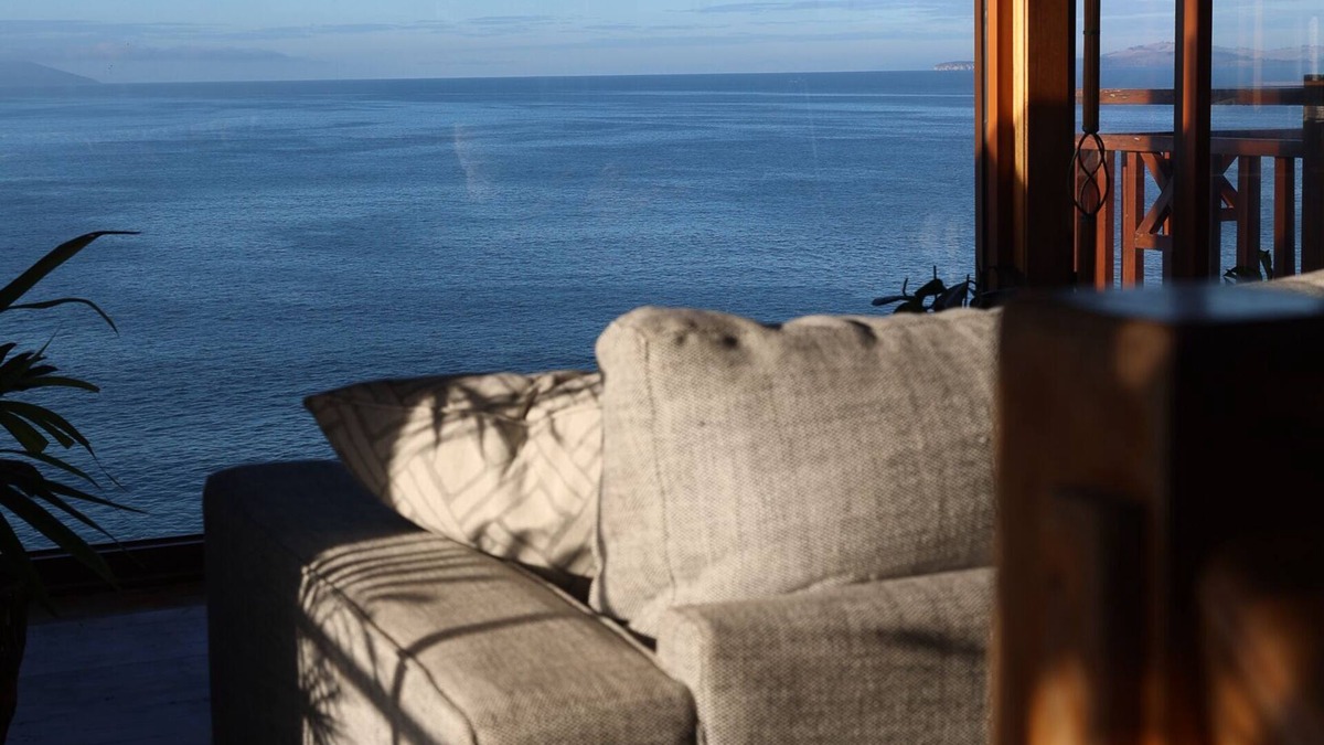 Dodges Ferry House | Waterfront beach house overlooking one of Tassie's favourite surf breaks
