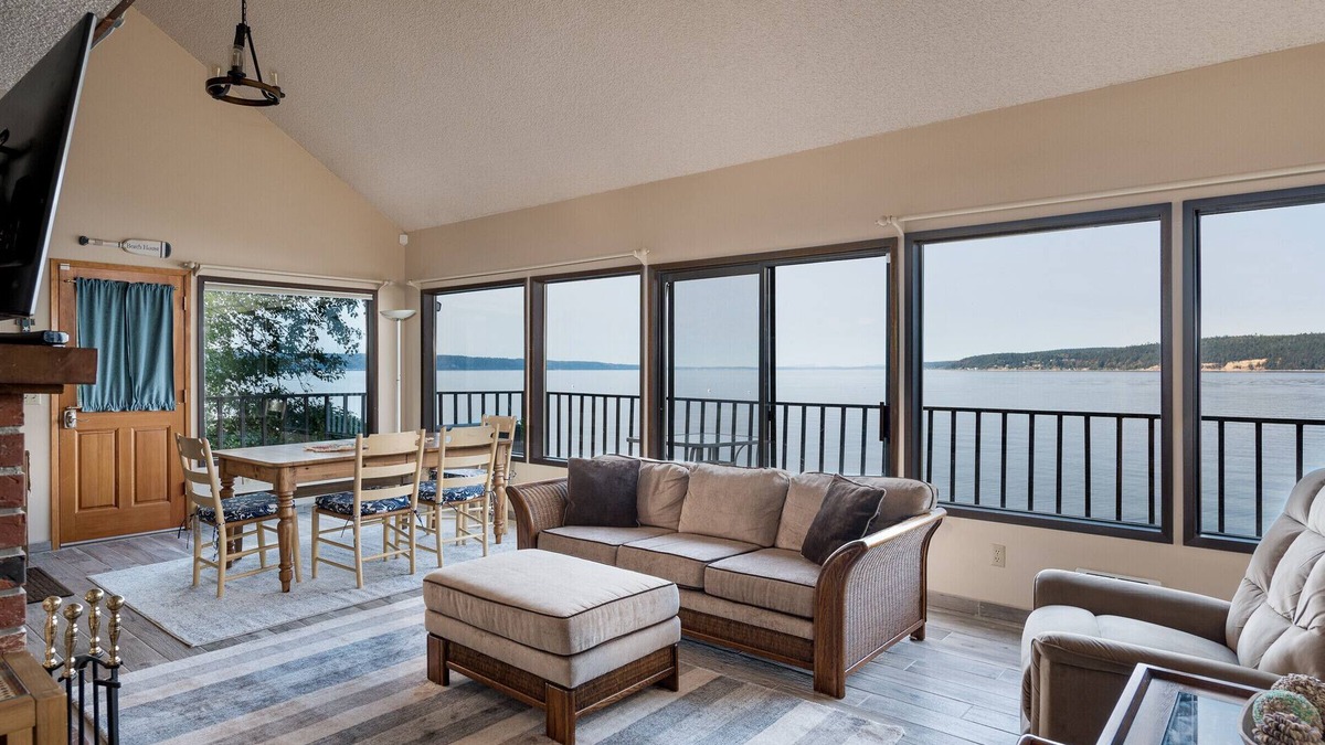 Langley House | Waterfront Beach House, Whidbey Island Langley