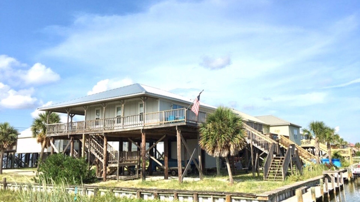 Silver Cay House | Waterfront beach house