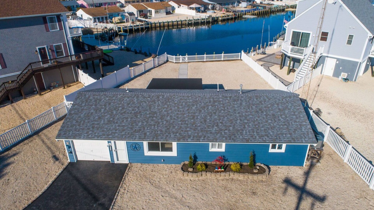 Pebble Beach House | Waterfront Beach House: Sleeps 6, 2 full bath