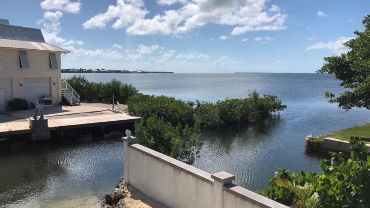 Cutthroat Harbor Estates House | Waterfront beach house with boat ramp