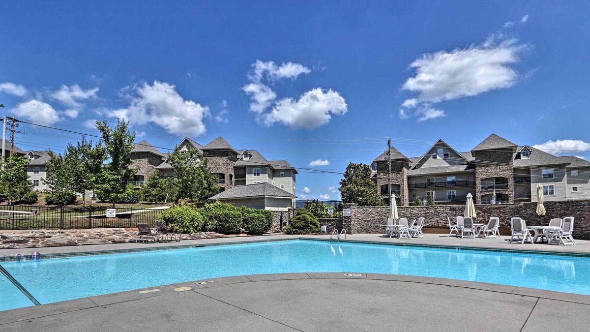 Bean Station Condo | Waterfront Bean Station Condo w/Balcony & Views!