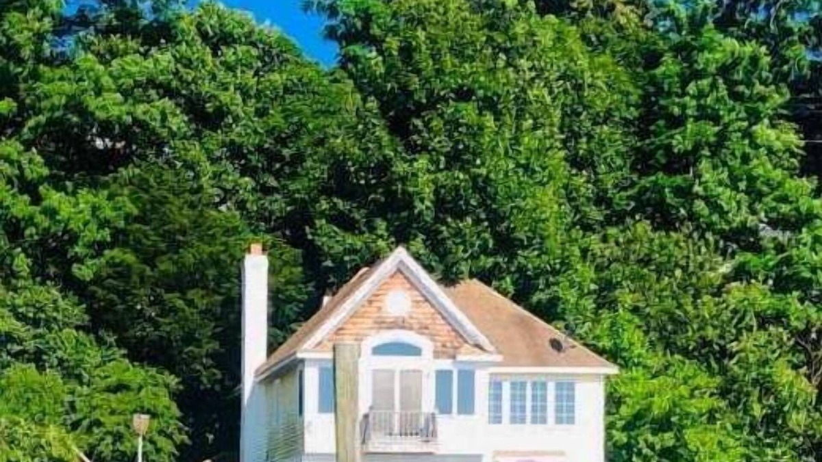 Northport House | Waterfront Beautiful Fun Beach House Sunsets Inspiring Peaceful 1hr NYC Wow