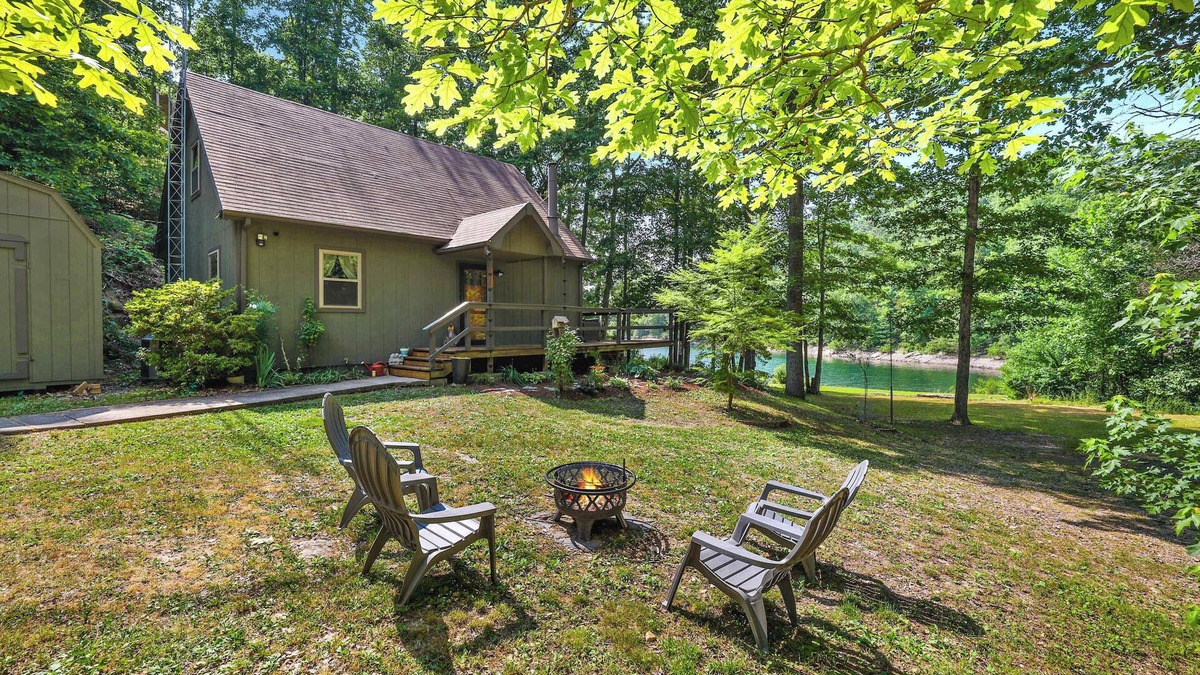 Rogers Cabin | Waterfront Beaver Lake Cabin Retreat