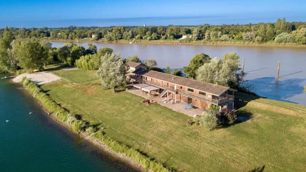 Baurech House | Waterfront ★ Big house ★ Baurechinsolite