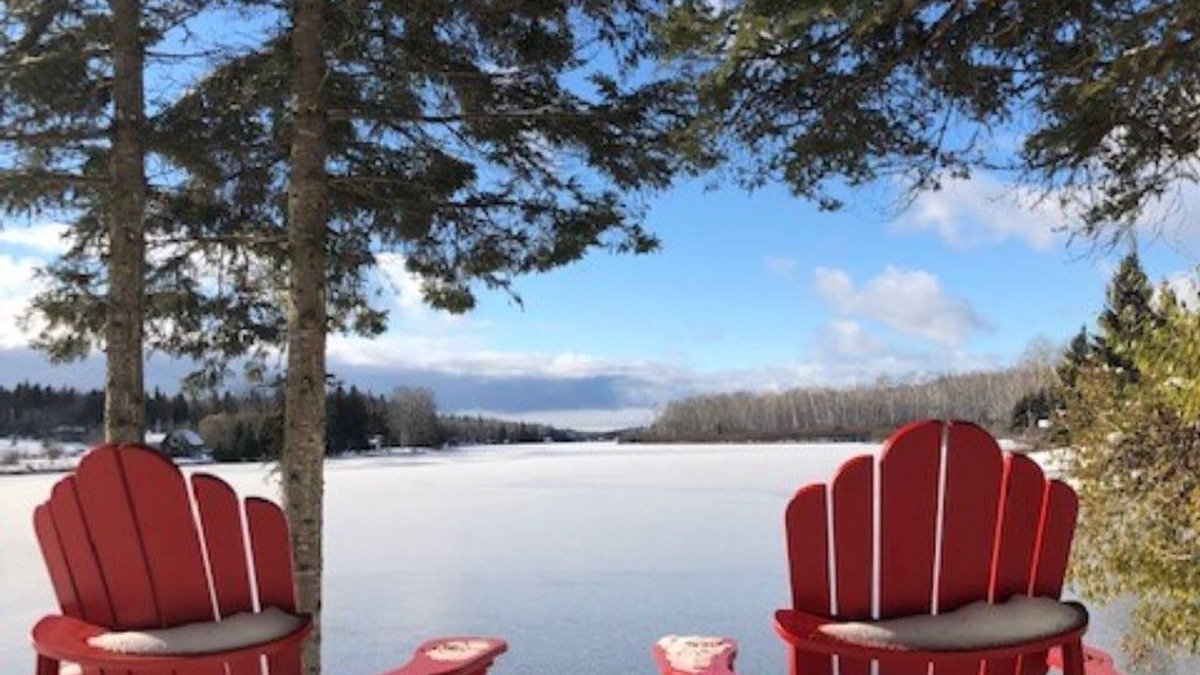Manitoba Cabin | Waterfront Bliss: 360° Views at Tall Pine Point