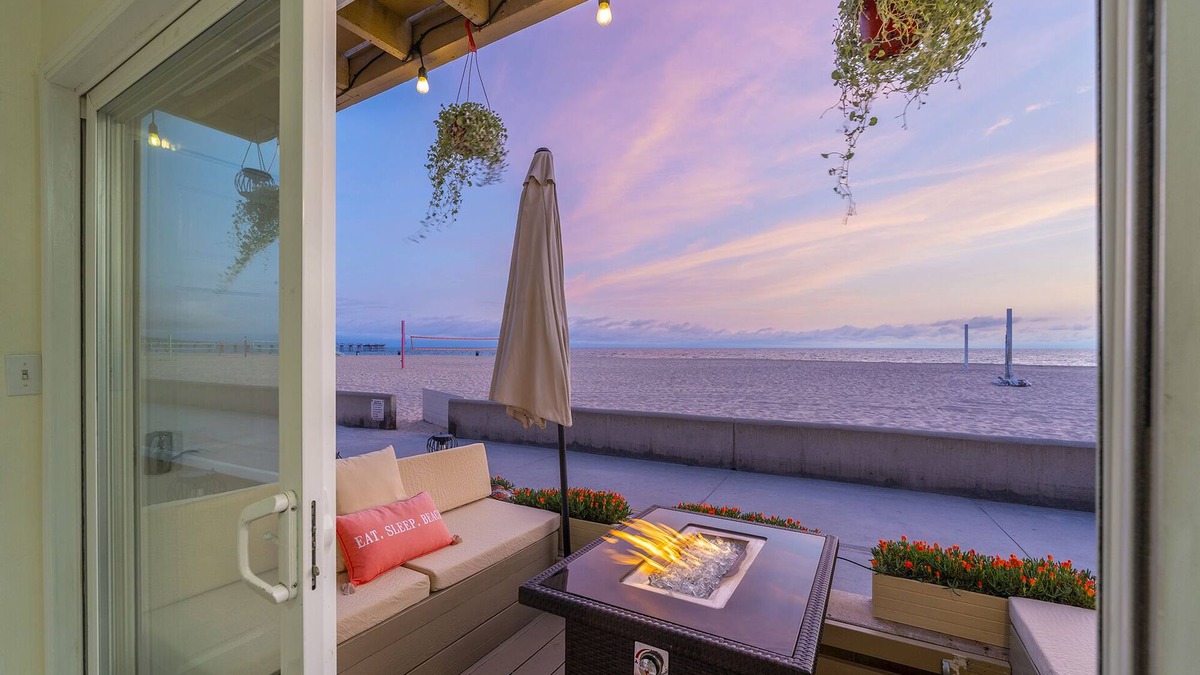 Hermosa Beach Apartment | "Waterfront Bliss: The Envy of Every Traveler" 3X Hall of Fame Accommodations