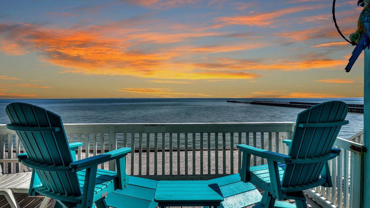 Rockport Condo | Waterfront, boat launch, swimming pool, lighted fishing pier & boat parking.