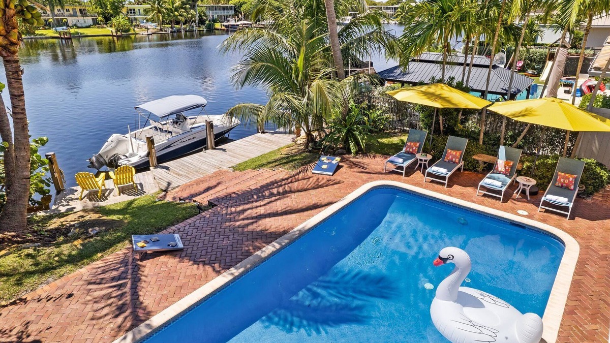 Cypress Lakes House | Waterfront | Boat Rental | Heated Pool | Sleeps 10