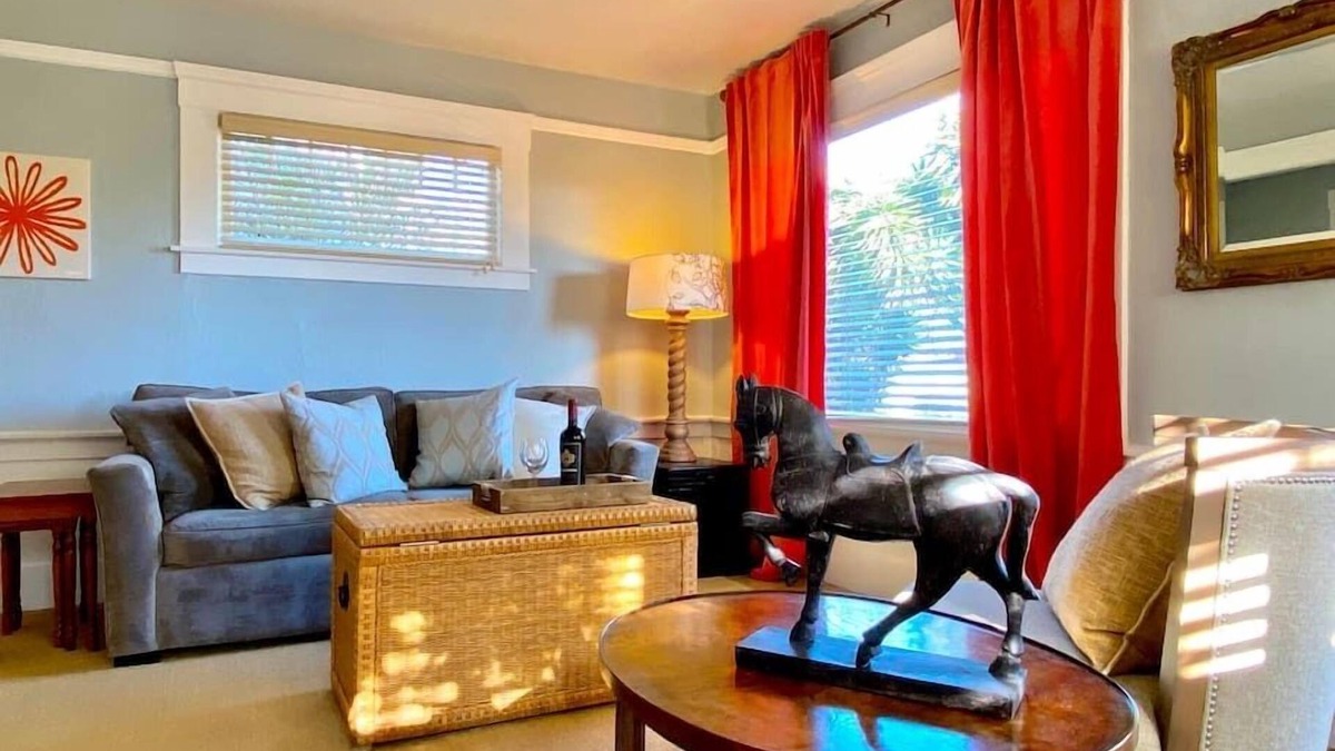 Vallejo House | Waterfront Boutique Bungalow 3 Walk to Ferry to San Francisco Free WIFI Parking