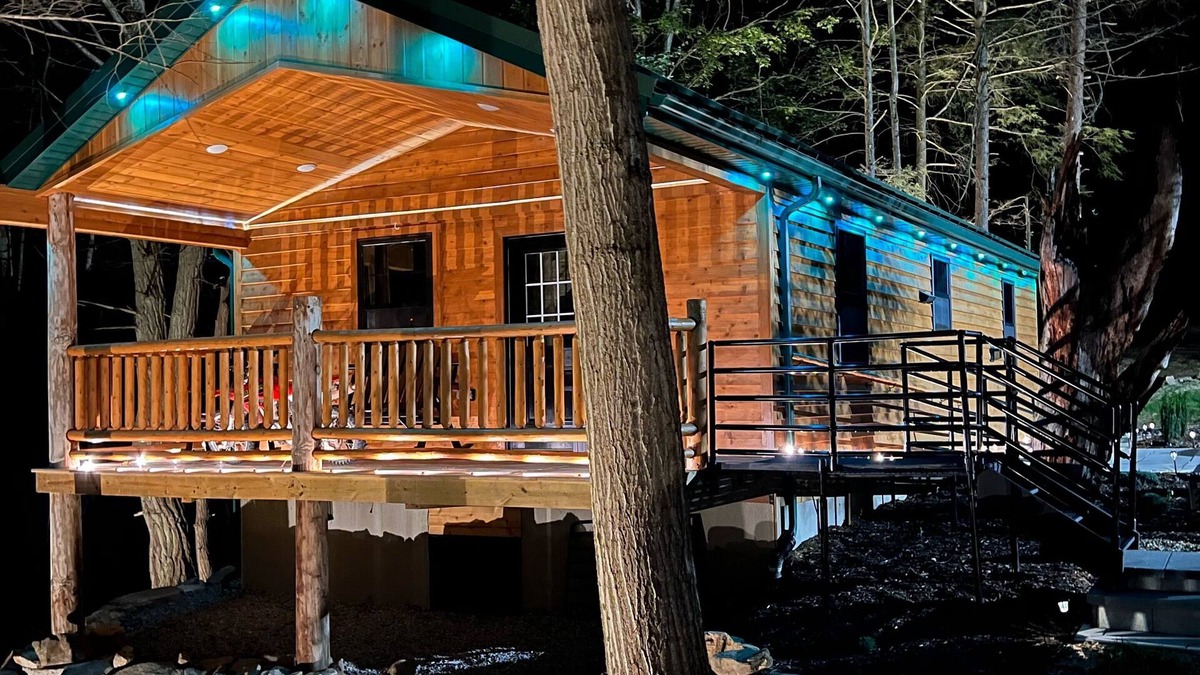 Harrisonville Cabin | WATERFRONT CABIN PRIVATE BEACH HOT TUB FIRE RING FISH HIKE KAYAK