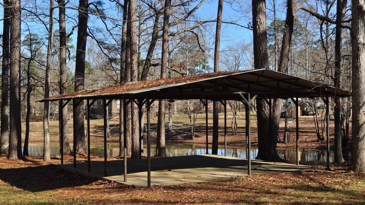 Hemphill Cabin | Waterfront Cabin at Six Mile Boat Ramp on Lake Toledo Bend