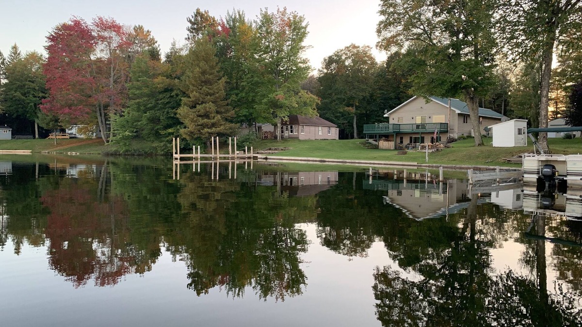 Munising Cabin | Waterfront cabin located 15 mi from Pictured Rocks and 10 mi from Munising.