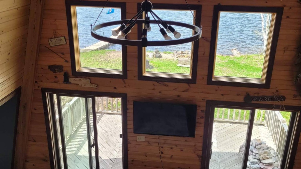 Hillman Cabin | Waterfront Cabin on Beautiful Peavy Lake! Sandy Beach with Crystal Clear Waters!