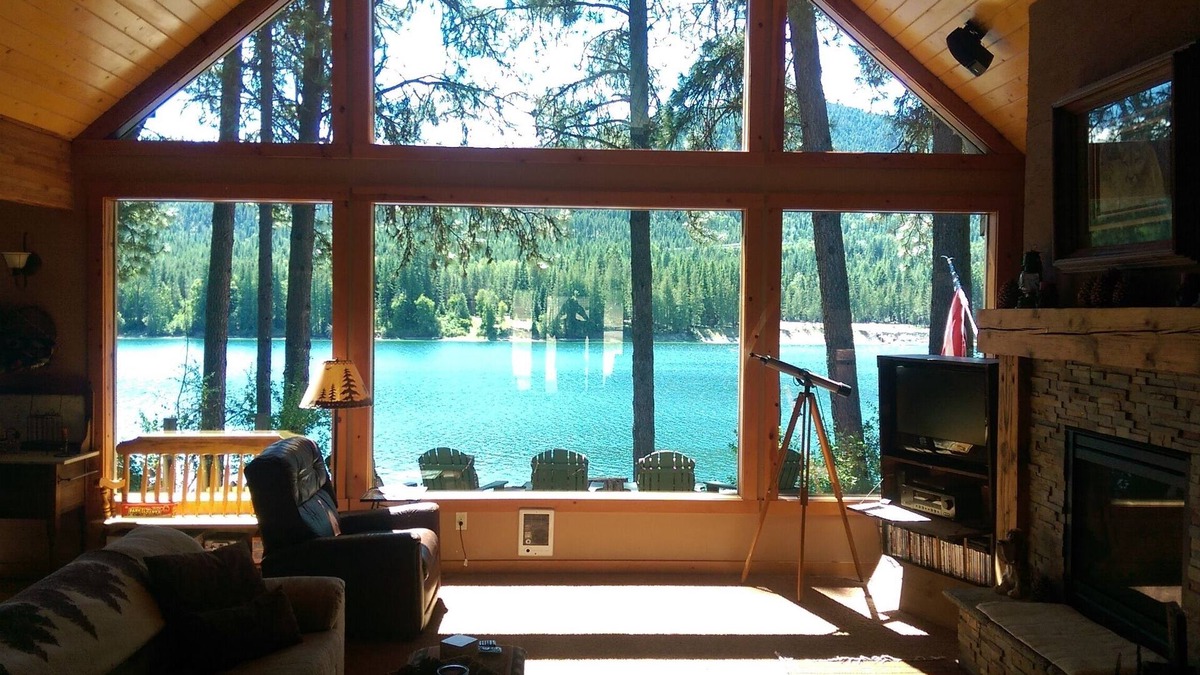Cusick Cabin | Waterfront Cabin on the beautiful Pend Oreille River.