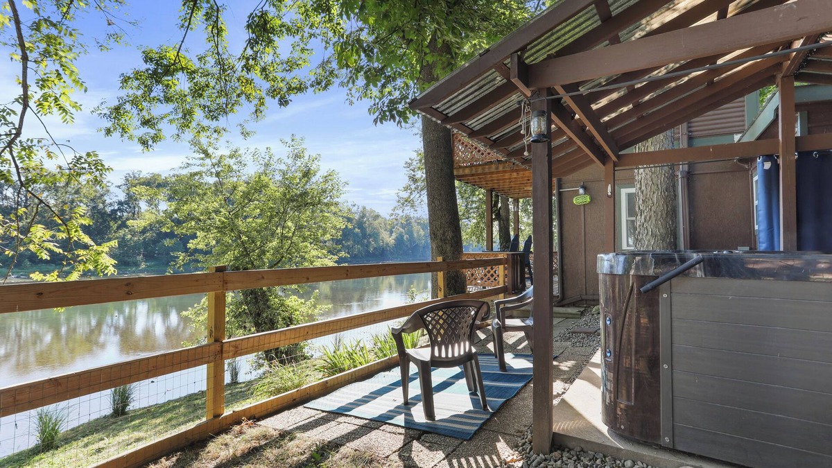 Hedgesville Cabin | Waterfront Cabin overlooking the Potomac River W/Hot Tub, firepit, pavilion